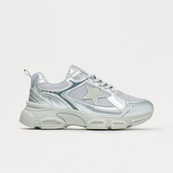 Fashion Nova Shoes - Comet Metallic Lace Up Sneakers - Silver - Sz 11